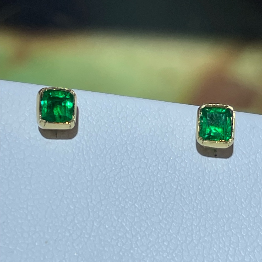 18K Columbian Emerald Stud Earrings